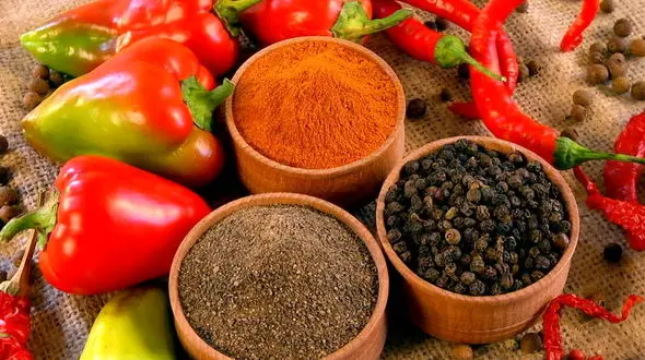 کدام فلفل بهتر است؟فلفل قرمز یا سیاه