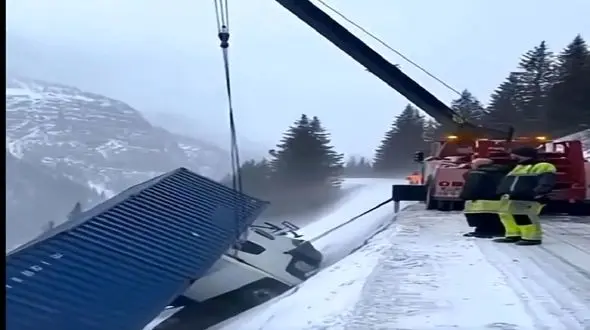 فیلم معماری طبیعت / عمر تریلی و راننده اش به دنیا نبود ولی کاش لطیف تر میرفتن