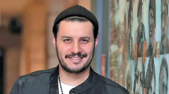 فیلم گریه‌های پر از درد و احساس جواد عزتی/ اشک‌های مادرش و قصه‌ای که همه را متاثر کرد!