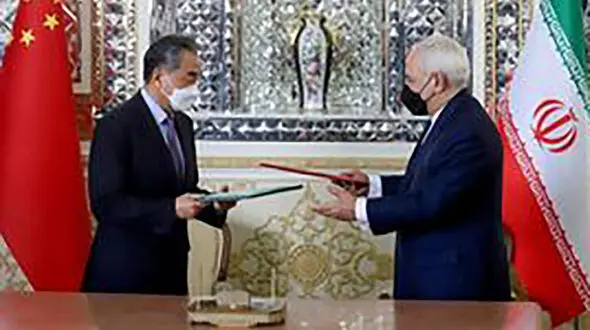 دو دیدگاه درباره سند همکاری ایران و چین/جهان آینده دست شرقی‌ها است