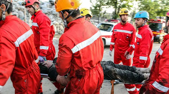 مرگ دردناک کارگر جوان راه آهن لرستان بین دیزل و واگن قطار + عکس