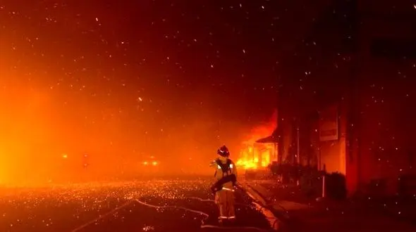  علت آتش‌سوزی دانشگاه پیام نور لارستان مشخص شد 