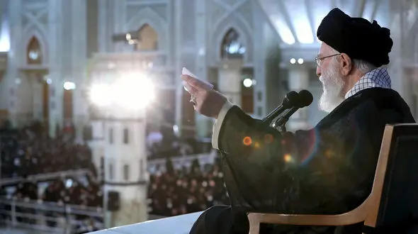 نسل جوان نیازمند شناخت ابعاد شخصیت امام است / هم اقتصاد را تقویت می‌کنیم و هم دفاع و امنیت کشور را 