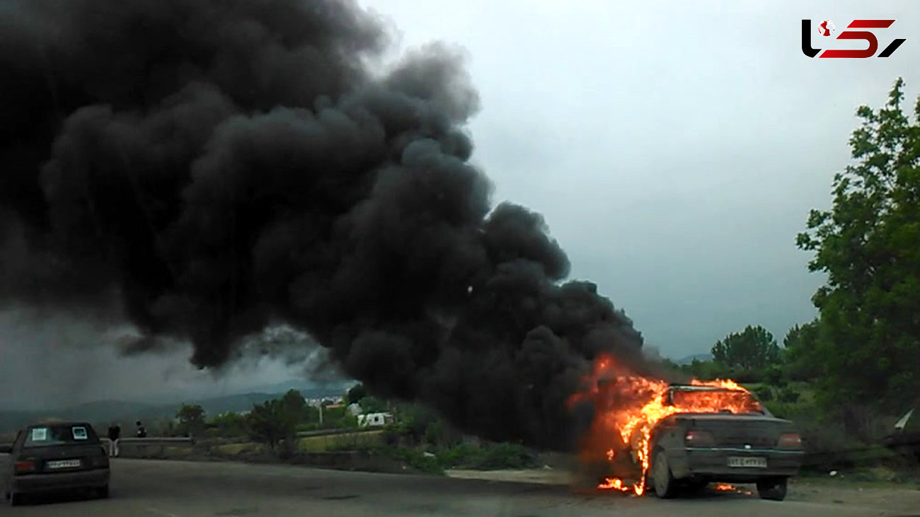 فیلمی هولناک از لحظه آتش گرفتن پژو 405 در ساری / مسافران شوکه شدند