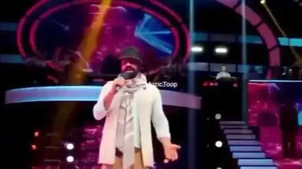 آواز باشکوه این پسر با آهنگ سنگ صبور محسن چاوشی / خود چاوشی اگه بود کیف می کرد!