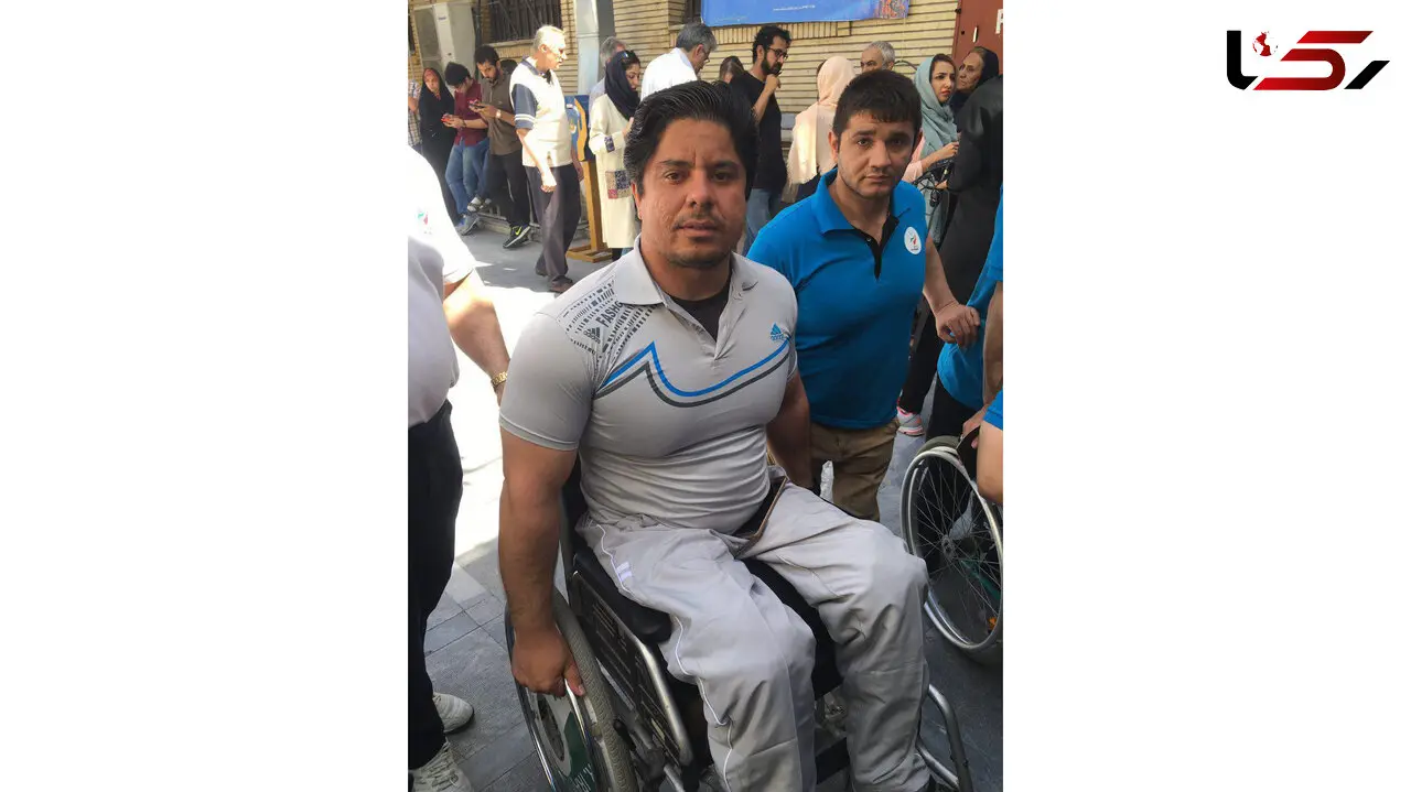 مجید فرزین قهرمان المپیک وارد مسجد الجواد شد+ عکس