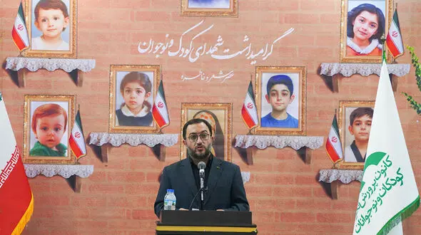 رئیس کانون پرورش فکری کودکان و نوجوانان: قلم شاعران، صدای شهدای کودک و نوجوان است