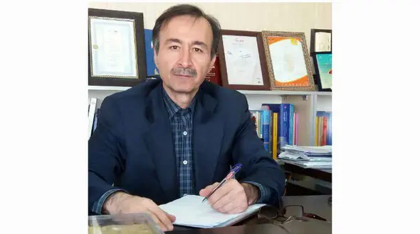 قبل از خبرنگار شدن راننده کامیون بودم