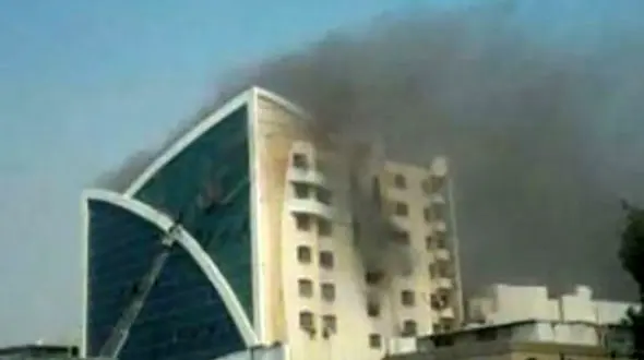 مرکز تجاری ستاره جنوب بندرعباس آتش گرفت +عکس