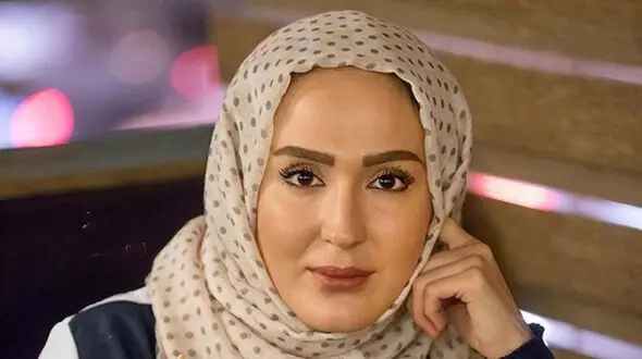 عکس دیده نشده از از همسر زهره فکور صبور در مراسم خاکسپاری خانم بازیگر