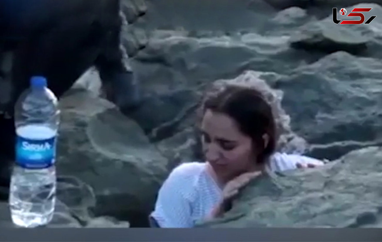 نجات یک زن از داخل شیار تنگ صخره در ساحل آنتالیا + فیلم