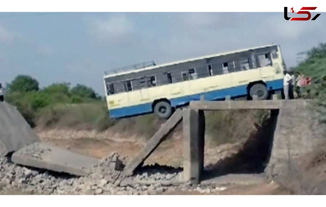 نجات معجزه آسای مسافران اتوبوس + عکس از سانحه عجیب