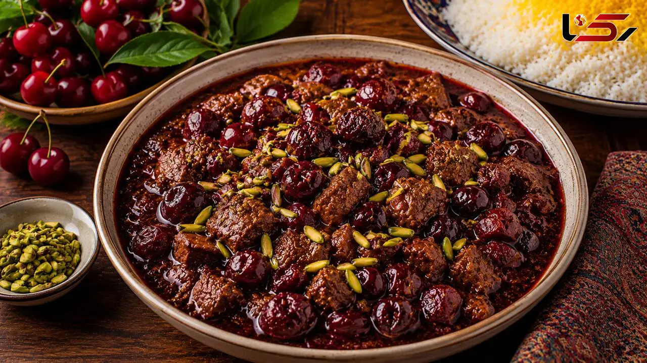 طرز تهیه خورشت گیلاس مجلسی؛ خورشتی خوشرنگ با طعم ملس