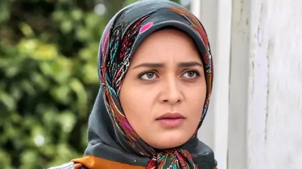 زیبایی فوق العاده دختر محمود نقاش خارج از سریال پایتخت + عکس های جذاب عارفه معماریان