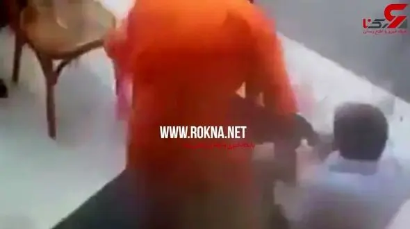 حمله گربه وحشی به شهردار در خیابان + فیلم