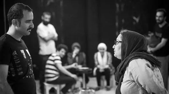 حسن معجونی با سه خواهر روی صحنه می رود+ عکس های دیدنی 