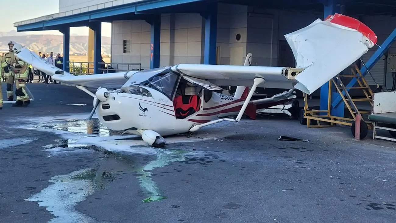 برخورد هواپیمای سبک با ساختمان فرودگاه تبریز + عکس