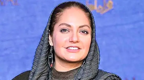 مهناز افشار از شدت سرما خود را در پتو عروسکی خود غرق کرد