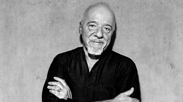 واکنش پائولو کوئلیو به سوزاندن کتاب‌هایش