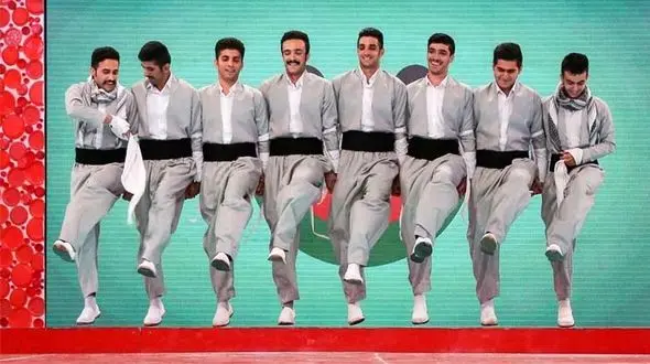 رقص کردی مجری معروف در تلویزیون+ فیلم و عکس