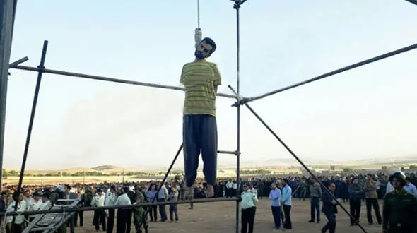 عکس های اعدام در ملاء عام قاتل بی رحم و کثیف+گزارش تصویری اعدام