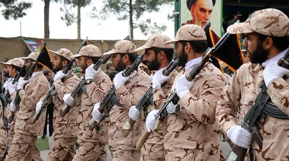 سربازی حرفه ای می شود نه اجباری/ خبر خوش به جوانان