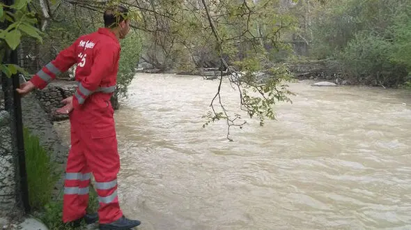 مرگ وحشتناک مادر و دختر ۵ ساله بندرعباسی / رودخانه آن دو را با خود برد