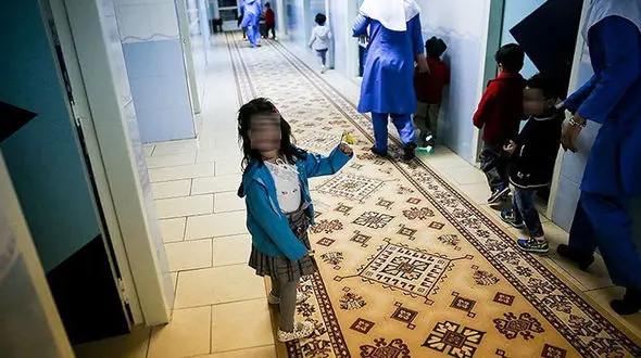 ماجرای یک مادر که کودک گمشده اش را در شیرخوارگاه مشهد پیدا کرد