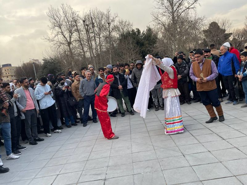 نمایش خیابانی جشنواره بین‌المللی تئاتر فجر