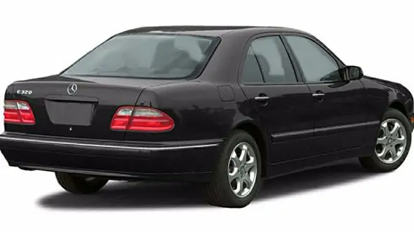 آپشن‌های یک بنز قدیمی را ببینید + فیلم