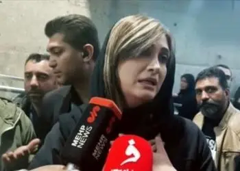 فلم / گریه های الناز ملک در جشنواره 44 فیلم فجر  / من خودم عزادارم عزیزم رو از دست دادم اما اومدم جشنواره