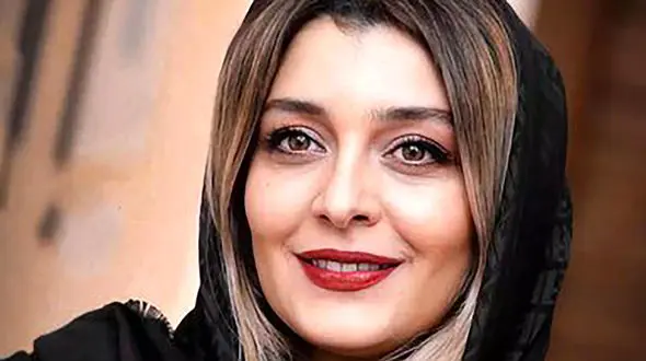 فیلم آواز احساسی محمدرضا گلزار با همراهی ساره بیات ! / یه جور رفت انگار منو اصلا ندید چه زود شدم واسش غریبه + موزیک ویدیو 