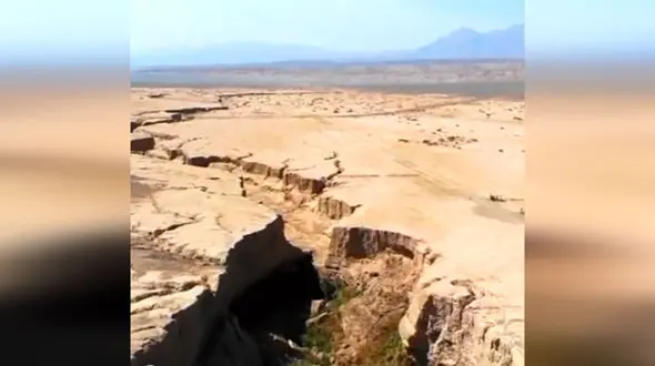 آبشار در دل بیابان های کرمان + فیلم