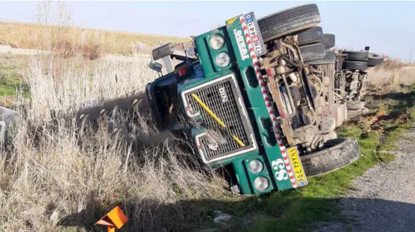 خودروهاى لوکس صفر کیلومتر خارجى به مهاباد نرسیده اوراق شدند +عکس