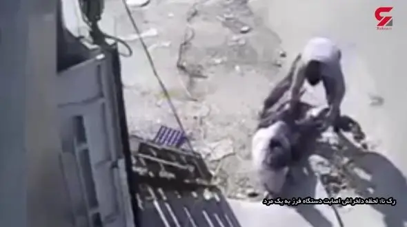 لحظه دلخراش اصابت دستگاه فرز به یک مرد + فیلم 