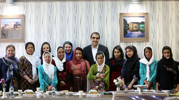 تجهیزات لازم برای درمان دانش‌آموزان شین‌آبادی را نداریم