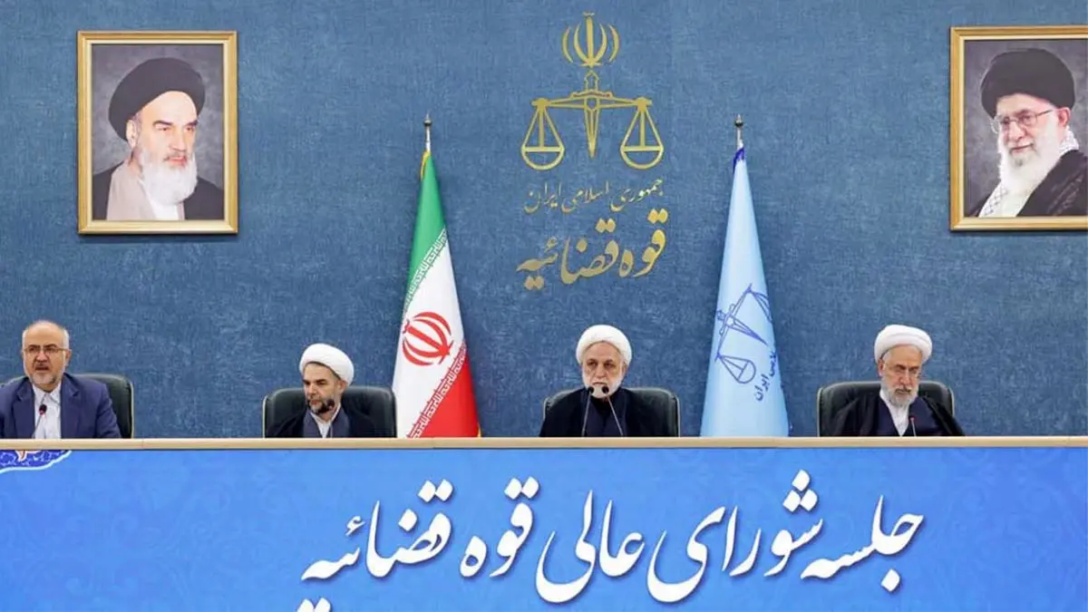 رئیس قوه قضاییه : مسئولان دربرخورد با عوامل نوسانات ارزی، تسریع داشته باشند/ مجازات‌ محتکران و اخلالگران اقتصادی باید متناسب با شرایط روز باشد