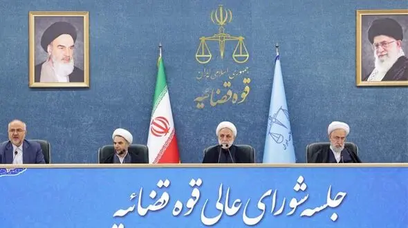 رئیس قوه قضاییه : مسئولان دربرخورد با عوامل نوسانات ارزی، تسریع داشته باشند/  مجازات‌ محتکران و اخلالگران اقتصادی باید متناسب با شرایط روز باشد