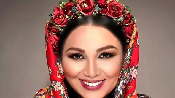 خودنمایی بهنوش بختیاری با سرویس جواهرات لوکسش+عکس/این همه طلا سنگینی نمیکنه رو دستش؟