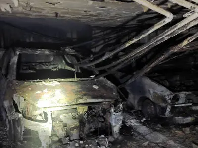 فیلم آتش‌سوزی گسترده در پارکینگ مجتمع مسکونی رسالت تهران/ نجات 38 نفر از میان دود و آتش