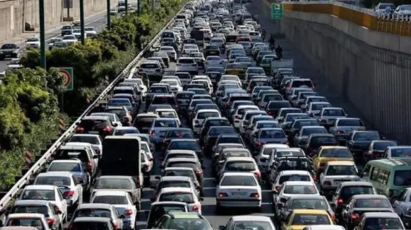 ترافیک سنگین در آزادراه کرج - تهران