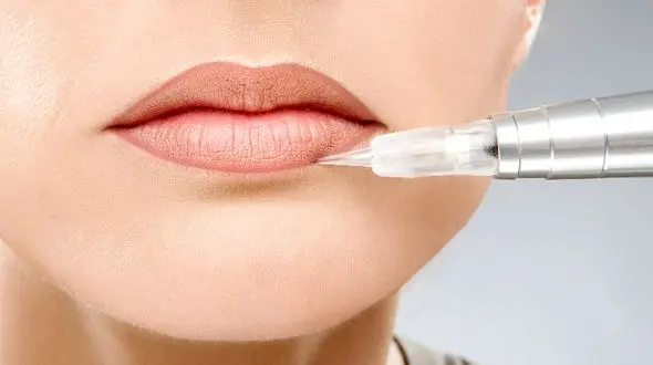 تاتوی لب ها چه عوارضی دارد؟