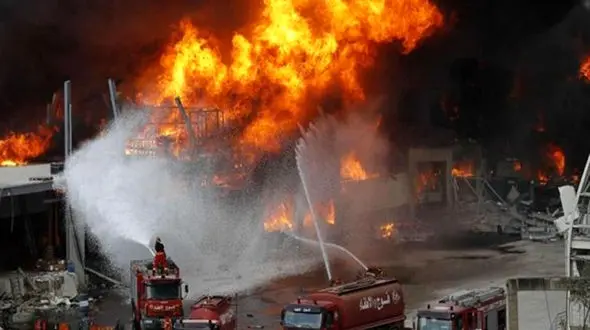 فیلم آتش سوزی جدید بندر بیروت / تلاش‌ها برای اطفای حریق ادامه دارد + عکس