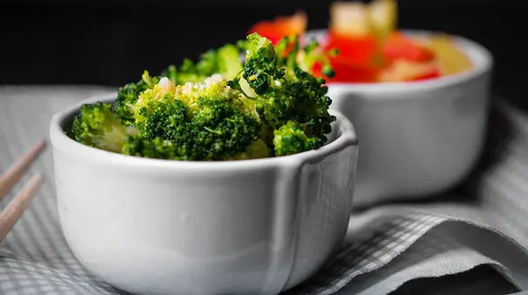 چه غذایی بخوریم تا در شب خواب بهتری داشته باشیم⁠؟