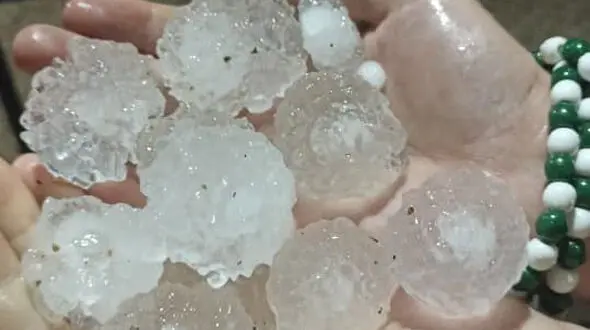 بارش تگرگ در فراشبند؛ شگفتی شهر گرم جنوب فارس