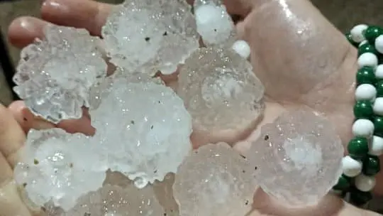 بارش تگرگ در فراشبند؛ شگفتی شهر گرم جنوب فارس