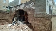 ریزش ساختمان قدیمی بر اثر گودبرداری 