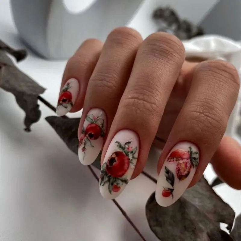 دیزاین ناخن یلدایی شیک