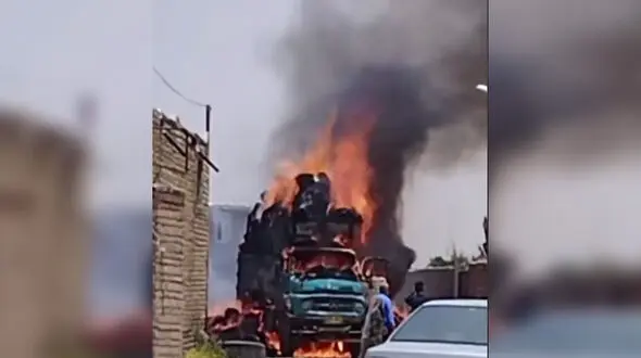 فیلم آتش سوزی هولناک کامیون پس از برخورد با سیم برق