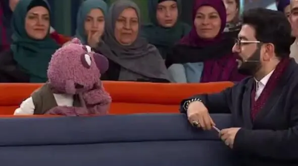 تقلید صدای بامزه الهی‌قمشه‌ای در برنامه جناب‌خان